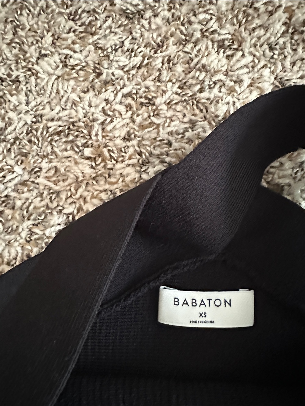 Babaton Black Ribbed Cross-Back crop Top - Picture 2 of 2